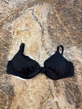 Shade & Shore Black Knot-Front Bikini Top